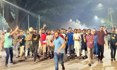 ইসকন নিষিদ্ধের দাবিতে মধ্যরাতে ঢাবি শিক্ষার্থীদের বিক্ষোভ