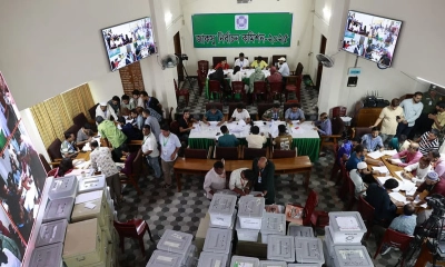 ‘আল্লাহু আকবার’ স্লোগানে প্রকম্পিত জাবির সিনেট ভবন