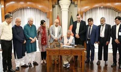 জুলাই গণঅভ্যুত্থান দিবস উপলক্ষে স্মারক ডাকটিকিট অবমুক্ত