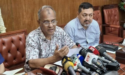 সচিবালয়ে আইনশৃঙ্খলাসংক্রান্ত কোর কমিটির বৈঠকে স্বরাষ্ট্র উপদেষ্টা লেফটেন্যান্ট জেনারেল (অব.) মো. জাহাঙ্গীর আলম চৌধুরী। ছবি- সংগৃহীত
