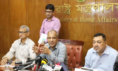 নির্বাচনে ৪৭ হাজার কেন্দ্রে দেওয়া হবে বডি ক্যামেরা: স্বরাষ্ট্র উপদেষ্টা