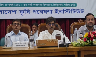 সারের ঘাটতি নেই, কৃত্রিম সংকট সৃষ্টিকারীদের বিরুদ্ধে কঠোর ব্যবস্থা : কৃষিমন্ত্রী