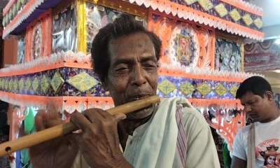 ৬৫ বছর ধরে বাঁশিতে সুরে তুলে চলেছেন ৭৩ বছর বয়সী নন্দ দুলাল