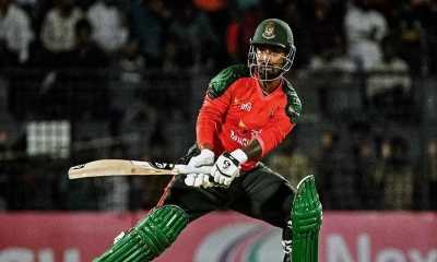 পাওয়ার প্লে’তে ৩ উইকেট হারিয়ে ধুঁকছে টাইগাররা