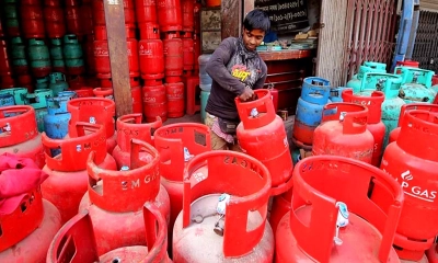 আরও ২৬ টাকা কমলো এলপি গ্যাসের দাম