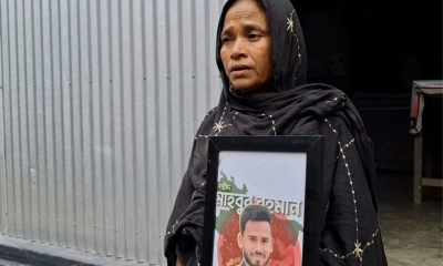 দুই বছর পেরোলেও মেলেনি বিচার, অঝোরে কাঁদেন শহীদ মাহবুবের মা