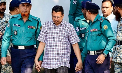 ট্রাইব্যুনালে হাজির করা হলো সাবেক আইজিপি মামুনকে