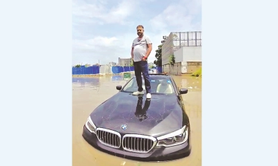 বৃষ্টিতে জলাবদ্ধতায় নাকাল রাজধানীবাসী