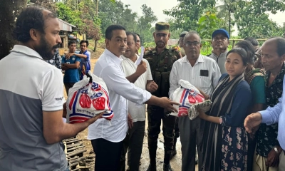 মাটিরাঙ্গায় বন্যাদুর্গত ও ক্ষতিগ্রস্তদের মাঝে সেনাবাহিনীর খাদ্যসামগ্রী বিতরণ