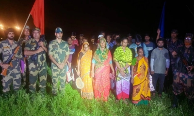 মেহেরপুর সীমান্ত দিয়ে ১৮ বাংলাদেশিকে হস্তান্তর করল বিএসএফ