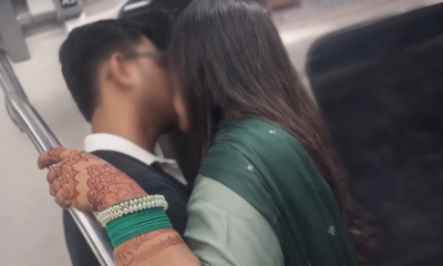 মেট্রোতে চুমু খাওয়া নিষেধ?