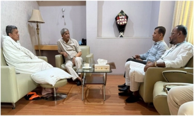 রকিবুল ইসলামকে দেখতে হাসপাতালে গেলেন মির্জা ফখরুল