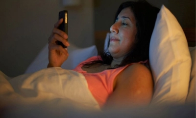 রাতে মোবাইল ব্যবহার করলে শরীরে যে ক্ষতি হতে পারে