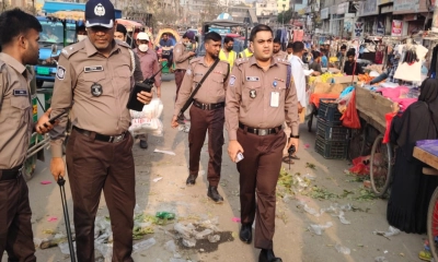 মোহাম্মদপুরে ফুটপাত ও সড়ক থেকে হকার উচ্ছেদ অভিযান