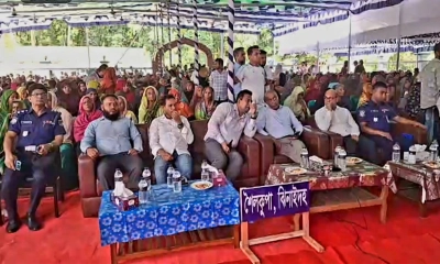 বারুইপাড়ায় ফ্যামিলি কার্ড বিতরণ কার্যক্রমের উদ্বোধন, জুলাই থেকে পুরোদমে চালুর ঘোষণা