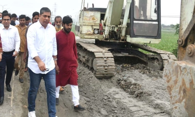 আমিনবাজারে ১.২ কিমি মহাসড়কজুড়ে বর্জ্য অপসারণ, নিমগাছ রোপণের ঘোষণা