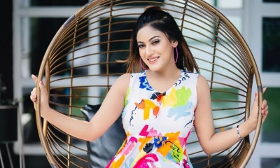 অভিনয় থেকে বিদায় নিচ্ছেন মৌ খান