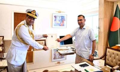 প্রধানমন্ত্রীর সঙ্গে নবনিযুক্ত নৌবাহিনী প্রধানের সৌজন্য সাক্ষাৎ