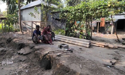 ‘আমি অহন কই থাকবাম আর কিবায় চলবাম’
