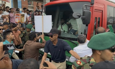 টঙ্গীতে প্রধানমন্ত্রীর গাড়িবহর থামিয়ে বিএনপি নেতার মুক্তি দাবি