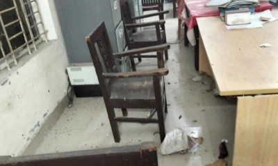 গোপালগঞ্জে থানায় ককটেল নিক্ষেপ, তিন পুলিশ আহত