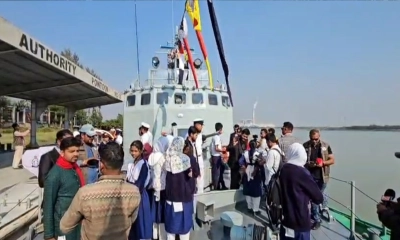 নৌবাহিনীর যুদ্ধজাহাজ জনসাধারণের জন্য উন্মুক্ত