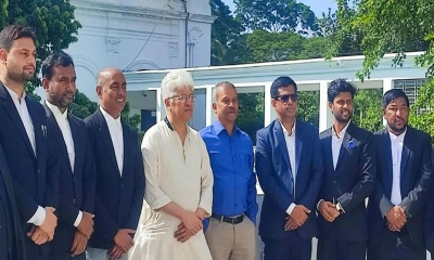 আন্তর্জাতিক অপরাধ ট্রাইব্যুনাল-২’র মূল ভবনের সংস্কারকাজ পরিদর্শনে উপদেষ্টা ড. আসিফ নজরুল এবং উপদেষ্টা আদিলুর রহমান খান। ছবি- সংগৃহীত