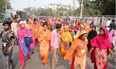 গাজীপুরে আর্থিক সংকটে দুই পোশাক কারখানায় তালা, অনিশ্চয়তায় ১,৮০০ শ্রমিক