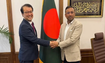 পররাষ্ট্র বিষয়ক উপদেষ্টা হুমায়ুন কবির ও দক্ষিণ কোরিয়ার রাষ্ট্রদূত কিম জি-জুন। ছবি : সংগৃহীত