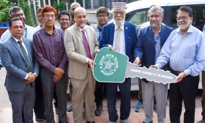 আহ্ছানউল্লা বিশ্ববিদ্যালয়ে পূবালী ব্যাংকের মাইক্রোবাস উপহার