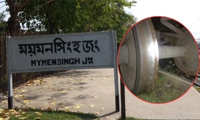 ময়মনসিংহে ১৩ ঘণ্টা ধরে রিলিফ ট্রেনের ক্রেন লাইনচ্যুত