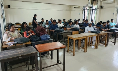 কুয়েটে ক্লাস শুরু, উচ্ছ্বসিত শিক্ষার্থীরা