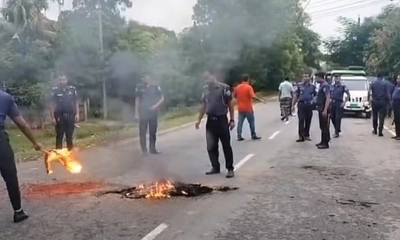 খাগড়াছড়ির তিন সড়কে চলছে অবরোধ