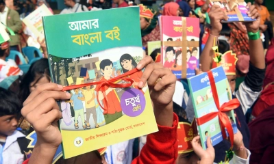 পাঠ্যবই ছাপা নিয়ে জটিলতা কেন কাটছে না
