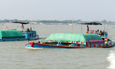 ভোলার মেঘনায় তীব্র স্রোতে বালু বোঝাই বাল্কহেড ডুবি