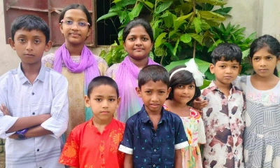সুন্নতে খাৎনায় চাচাতো ভাইকে গাছের চারা উপহার