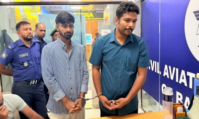 ক্রিকেট ব্যাটের ভেতরে ইয়াবা পাচারের চেষ্টা ব্যর্থ, আটক ২