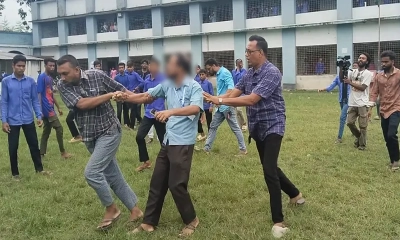 শ্রেণিকক্ষে শিক্ষককের বিরুদ্ধে অনৈতিক কর্মকাণ্ডের অভিযোগ