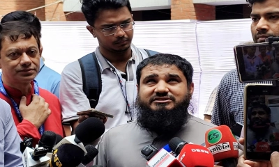 ডাকসুতে ভোট দিতে পেরে আনন্দিত দৃষ্টি প্রতিবন্ধী ফারুক