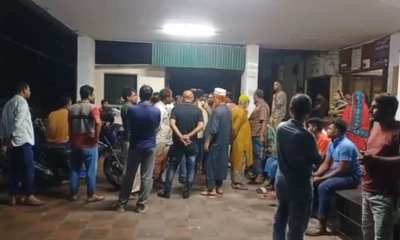 বিএনপি নেতাকে না পেয়ে তার স্ত্রীকে কুপিয়ে হত্যা