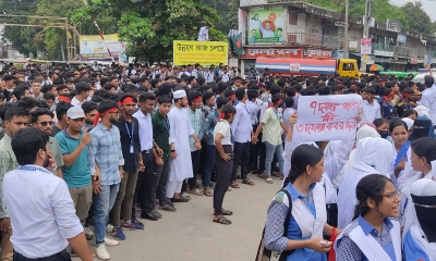 ৭ দফা দাবিতে সারা দেশে পলিটেকনিক শিক্ষার্থীদের সড়ক অবরোধ