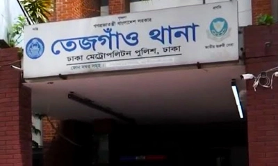 ৪ দফা দাবিতে তেজগাঁওয়ে পলিটেকনিক শিক্ষার্থীদের সড়ক অবরোধ