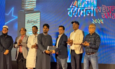 ‘রকমারি’ বেস্টসেলার অ্যাওয়ার্ড পেলেন রাহিতুল ইসলাম