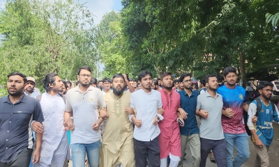 রাকসু নির্বাচনের তারিখ পিছিয়ে দেওয়ায় ছাত্রশিবিরের বিক্ষোভ। ছবি- সংগৃহীত