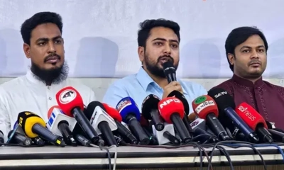 সাংবাদিকদের প্রশ্নের উত্তর দিচ্ছে এনসিপি নেতারা। । ছবি- সংগৃহীত