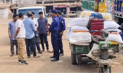 ঝিনাইদহে ব্যবসায়ীকে ৩০ হাজার জরিমানা, সার জব্দ