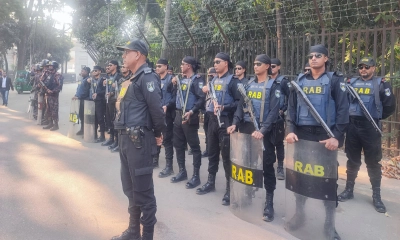 ১৩ সেনা কর্মকর্তাকে আনা হচ্ছে ট্রাইব্যুনালে, র‍্যাব-বিজিবির কড়া নিরাপত্তা