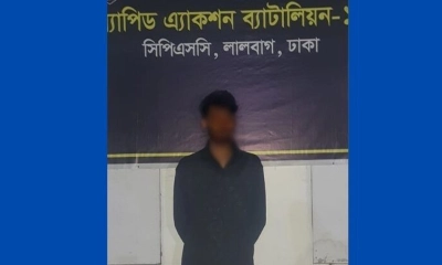 র‍্যাবের হাতে গ্রেপ্তার হাসিব চৌধুরী। ছবি : সংগৃহীত
