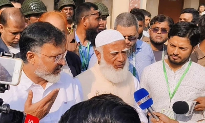 একই কেন্দ্রে জামায়াত আমির ও বিএনপি প্রার্থীর দেখা, জড়িয়ে ধরেন একে অপরকে