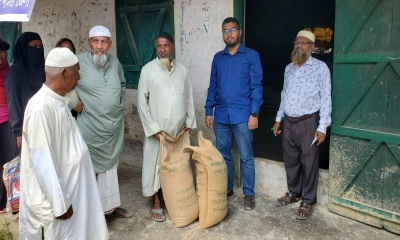 এমপি ওয়াদুদ ভূঁইয়ার সহায়তায় সিদ্ধ চাল পেলেন গুচ্ছগ্রাম কার্ডধারীরা
